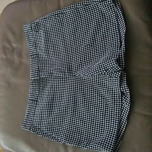 Banana Republic Factory black and white shorts